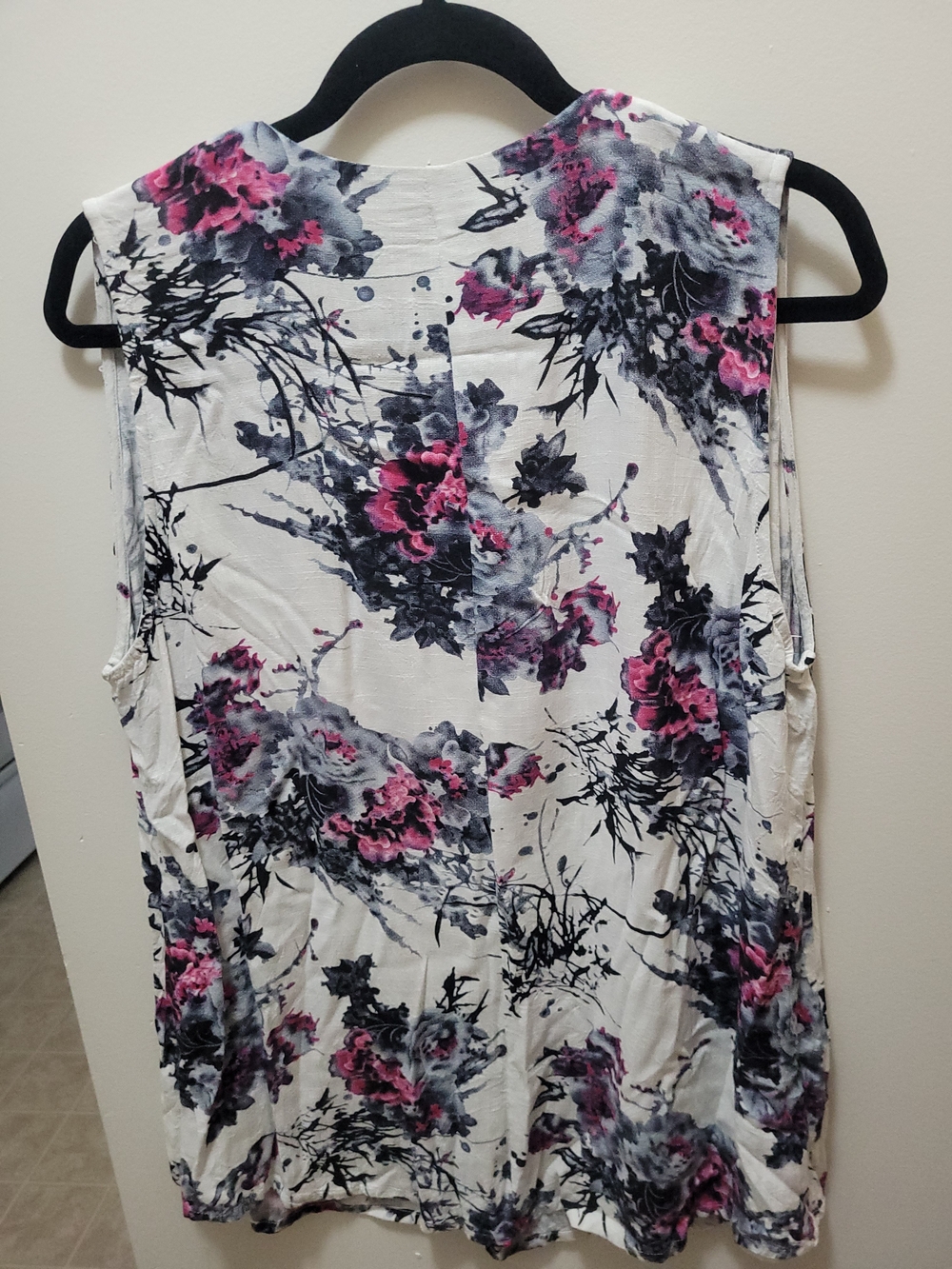 Blue Sky Sleeveless V-Neck Tank in White with Pink & Gray Floral Print - Picture 2 of 3